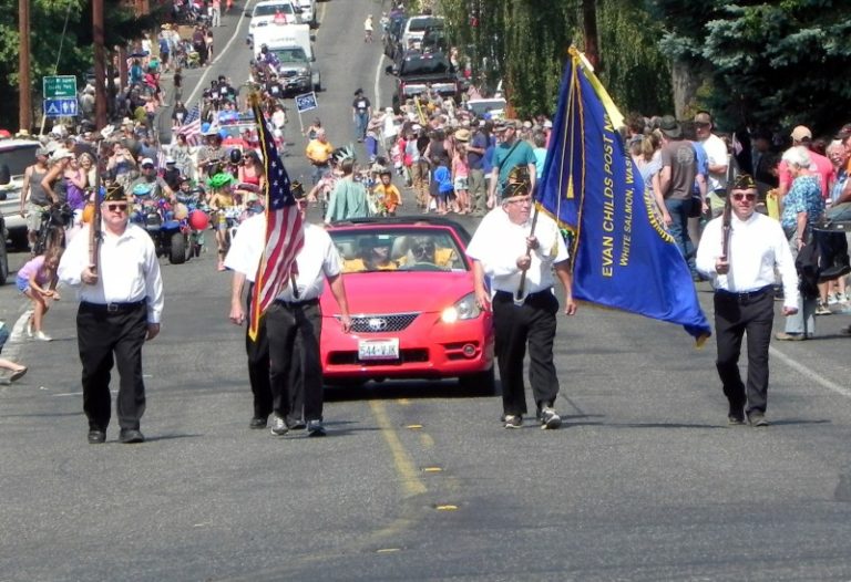Parade Trout Lake Fair